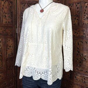 American Rag Small Lace Hoodie Top 3/4 Sleeve Front Pocket Scallop Edging